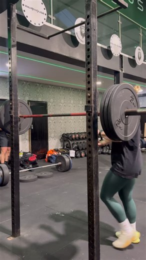 Upper body session 🫡 Strict press cluster sets 1.1.1.1 x 4 10 Prone row superset 12 weighted dips x 3 10 Arnold press superset 12 Face pulls x 3 Bicep curl 10 Overhead tricep ext 10 Butterfly sit up 15 X 3 From @marchon Perform 💪🏻 #upperbodystrength #strengthtraining #gymworkout #training #upperbodyworkout | Gemma Pegler - GP Fit