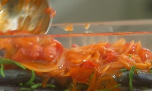 Petits plats en équilibre - Sardines mi-escabèche mi-charcutière à la salicorne - Petits Plats en équilibre | TF1+ Bénin 🇧🇯