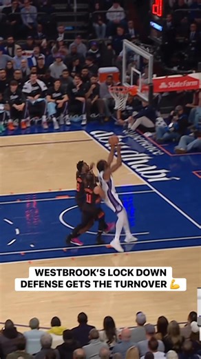 Russell Westbrook rejects it and forces a turn over into a Sacramento Kings bucket! 😤 SAC-NYK on NBA League Pass Tap to Watch ➡️ https://www.nba.com/how-to-watch-game-redirect/0022500665?partnerRef=NBA&platform=Facebook&surface=Post | NBA