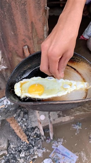 Amazing Eggs Inside The Poos😋😱#shorts #streetfood #food #foddielover #foodie