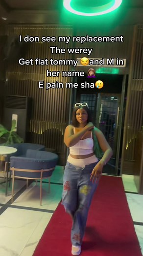 #CapCutVelocity let me move one side with my FUPA 😅😂😂😂 #moj💚 #replacement #kholes_gram #trendy