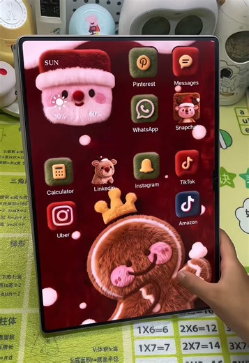 Here's the tutorial for the viral fluffy N desktop icons effect. Create it easily for free with just one photo. FuzzyFilter PlushEffect PlushFilter FoofyEffect FluffyFilter FluffyEffect #fluffy #aieffect The fluffy desktopriconsare so cute! makeathe same style for free in the lower left #capcutforus #capcut #capcutpioneer