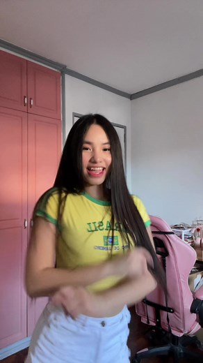 Dancing in Style: A Vibrant Bedroom Performance