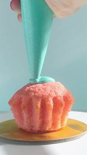 15K views · 185 reactions | Name the barbie that inspired this cake. #barbie #cakedecorating #minicake | Sophia Mya Cupcakes | Facebook