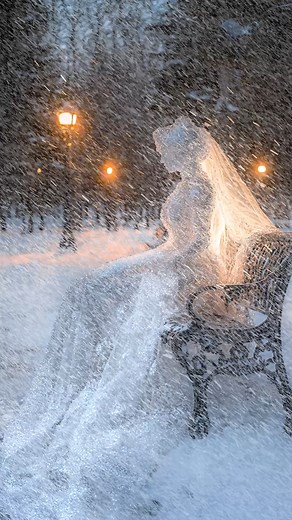 Mr.Wang on Instagram: "Are you waiting for Mr. Dong, this beautiful winter girl# Looking forward to going to see the snow with my beloved # Bury all my regrets in the snow # Snow Bride"