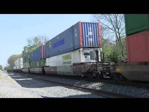NORFOLK SOUTHERN GE AC44C6M Southbound Intermodal Container Train
