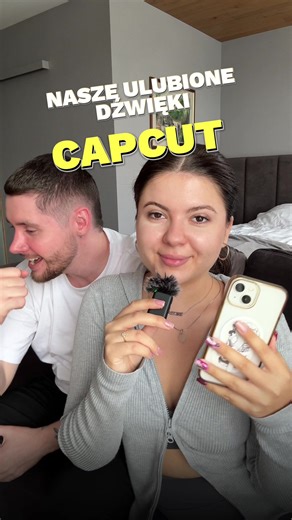 A jaki jest Twój ulubiony efekt dźwiękowy?🤔 To nasze propozycje, z których ostatnio korzystamy🤗 Jak dodać efekt dźwiękowy na CapCut⬇️ 1. Dodaj materiał, potnij go, zostaw najlepsze momenty itp. 2. Następnie AUDIO- EFEKTY DŹWIĘKOWE- wpisz w lupkę nasze propozycje z rolki⬆️ 3. Dopasuj wybrany efekt pod fragment wideo pod którym chcesz go umieścić 💡Ja przyciszam też efekty o ok. 20-30% Tyle i aż tyle🙌🏼 miłego tworzenia🤍 J&M . #capcut #efektdźwiękowy #audio #dc #montaż