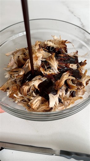 Slow Cooker Honey Garlic Chicken Breasts