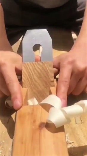 Using a Traditional Wood Plane to Create Thin Shavings and a Smooth Surface