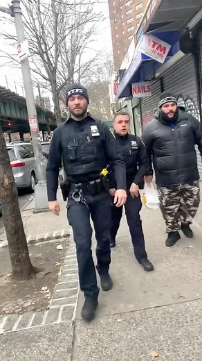 NEW YORK SHIT  on Instagram: "Guy gets stopped and arrested for jay walking in NYC after talking back to the cops. What do you guys think of this ? Let me know in the comments below ⬇️"