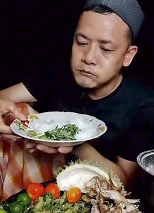 708K views · 5.3K reactions | MUKBANG APA ADANYA UNTUK GANJEL DULU DIKIT #mukbang #mukbangers #makanmakan #pengikut #fyp #sorotan #udapalo #idemakanenak #ikanasinjengkol #petai #sambalcabeijo | Nirwana | Facebook