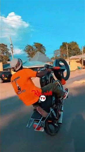 NI BALAA TUPU MTAZAME MTAALAMU WA KUCHEZEA PIKIPIKI ARUSHA