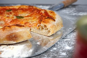 ▷ Pizza selber machen - Das italienische Basisrezept I Esprevo