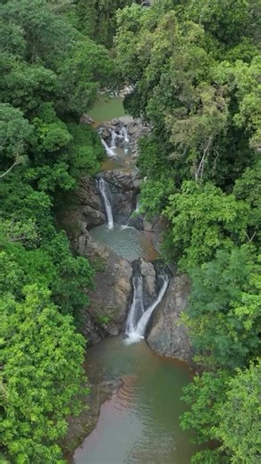 🌿💦 Puerto Rico’s mountains are calling! 🇵🇷 La Chorrera de Rubia in Yauco is the kind of place that shows you a completely different side of the island. Surrounded by lush greenery, fresh mountain air, and flowing water, it’s a beautiful stop for anyone who loves getting off the beaten path and exploring Puerto Rico’s natural beauty. 😍 📍 Yauco, Puerto Rico Save this one for your next island road trip! And if you want to experience more than just the typical tourist spots, let Real PR Travel