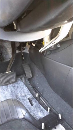 How to remove or replace fan blower resistor for 2011 Kia Soul