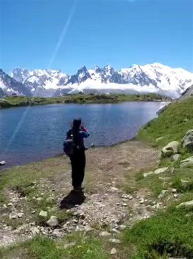 프랑스 🇫🇷 샤모니 뚜르드몽블랑 170km 락블랑 코스 다가오는 올여름 알프스의 심장 몽블랑 산을 중심으로 프랑스, 이탈리아, 스위스에 걸쳐져 있는 몽블랑 산군을 일주하는 '뚜르 드 몽블랑'에 도전해 보는 것은 어떨까요.