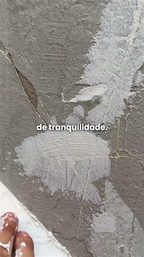 Sabia que trincas podem comprometer sua pintura e até infiltrar água? Comenta “trincas” 👇