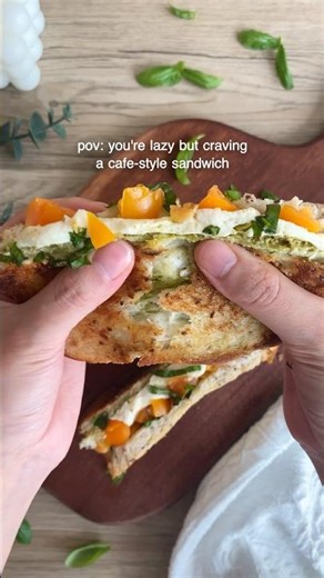 EASY breakfast idea: Tomato Pesto & Cheese Sandwich 🥪