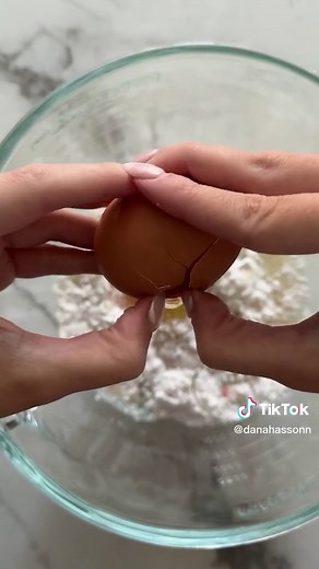 2023 New Year's Eve Cake Explosion Recipe