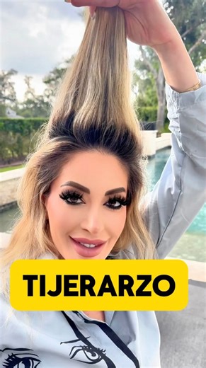 💖 SOY REGIA BEAUTY GUMMIES 💖 ¡Haz que tu belleza se note todos los días! ✨ . 💖Nuestras gomitas de la belleza combinan Biotina, Zinc, Potasio, Calcio, Ácido Fólico, Zanahoria Morada y Vitaminas A, C, D3, E, B6 y B12, una mezcla pensada para nutrir, fortalecer y dar vida a tu cabello, piel y uñas. 🌸 🌟 Qué hacen por ti: 💕 Disminuyen la caída del cabello y estimulan su crecimiento** 💕 Fortalecen la raíz de tu pelo y mejoran el brillo y suavidad** 💕 Mantienen tus uñas firmes y saludables** 💕