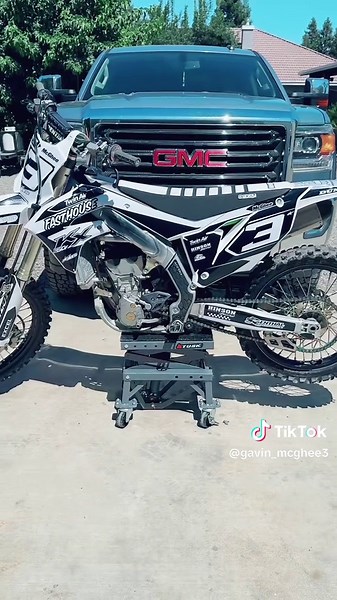 Kawasaki KX250F Dirt Bike Highlights