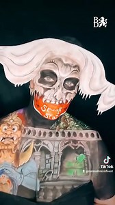 Wat mooi! 😲 Natasja zet fabelachtige kunstwerken van de Efteling op haar lichaam.🎨🎢 | Brabants Dagblad