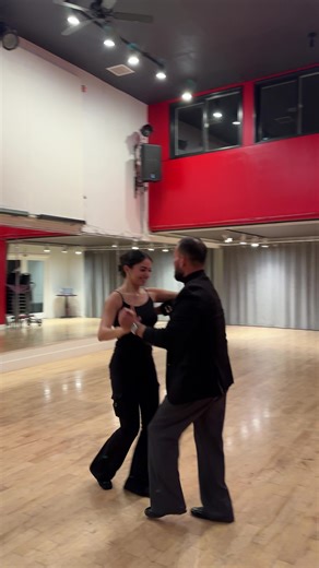 🔥 START THE NEW YEAR DANCING SALSA! 🔥 Make 2026 the year you gain confidence, rhythm, and new connections on the dance floor 💃🕺 Join renowned Salsa instructor Alejandro Sol and learn authentic, fun, and easy-to-follow Salsa every Sunday at SoHo Studios in Sherman Oaks! ✨ SUNDAY SALSA CLASSES ✨ 📍 SoHo Studios 14261 Ventura Blvd. Sherman Oaks, CA 🕒 3:15 PM – 4:00 PM Salsa Level 1 – Beginners 🕓 4:00 PM – 4:45 PM Salsa Level 2 – Intermediate 💵 $35 per student 🚨 Spots fill fast! No partner n
