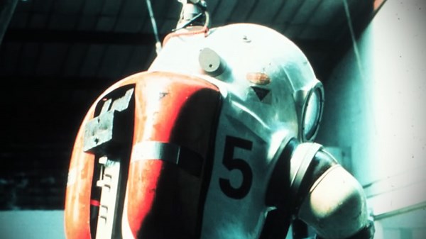 How Diving Suits Actually Evolved Into Underwater Tanks