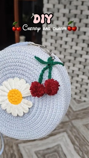 🍒 DIY Pom Pom Cherry Bag Charm🍒#diy #diycraft #cherrybagcharm #pompomcraft #pompomcherry #bagcharm
