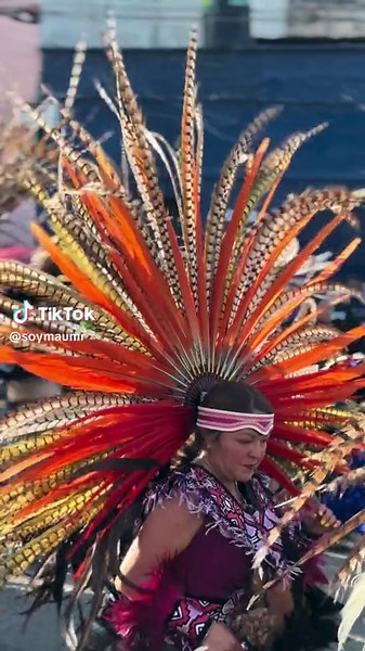 Desfile de Concheros en Honor a la Santa Cruz