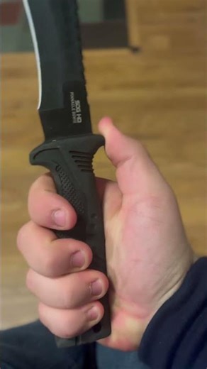 The SOG Pinnacle Bowie! A recurve bowie for $20? @TheSogGrunt