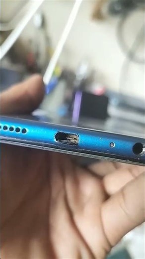 Penyebab hp susah di cas 🤔🤔 #tutorial #handphone #charging #susah Cast Ury @sinaubareng_ury