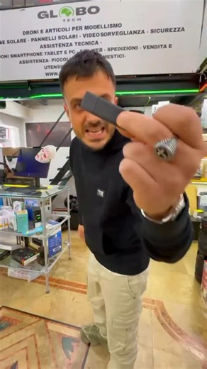 2.2K views · 17 reactions | ️ Sembra una normale chiavetta USB… ma...