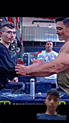 Akimbo 69😡vs Big Bodybuilder 💪🤜ArmWrestling Battle💥 Shocking Strength😮#Akimbo69 #ArmBattle #GymPower