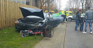 Tesla Model S crashes into cyclist, scooter and another car, media points to Autopilot, but Tesla says no