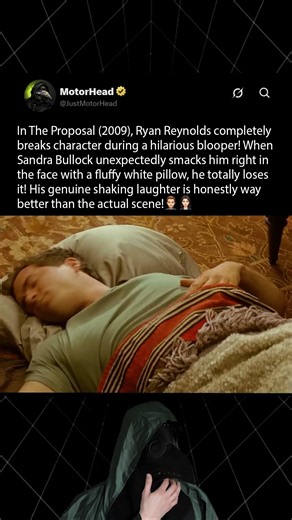 In The Proposal (2009), Ryan Reynolds completely breaks character over a surprise pillow attack