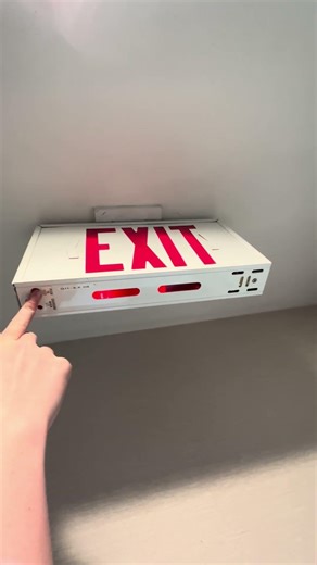 Testing Carpenter Lighting Incandescent Exit sign with LED bulbs and a Dead Battery.