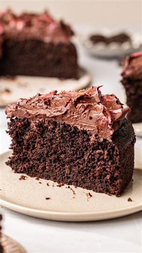 Anthea on Instagram: "This vegan chocolate beetroot cake is soft, rich and irresistibly fudgy! The beetroot makes the cake perfectly moist and lends a subtle sweetness and earthiness. And the cake is taken to the next level with its decadent ganache topping! Even though the cake is less sweet than a traditional chocolate cake, it'll definitely satisfy all your chocolate cravings 🥰 Comment BEETROOT and I’ll DM you the recipe or find the recipe on my site x https://www.rainbownourishments.com/cho