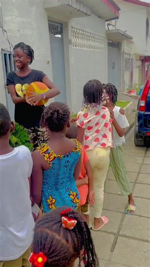 997K views · 10K reactions | Mes amis fidèles toujours devant mon portail ❤️❤️ .. bon dimanche  OBC | Obam’s | Facebook