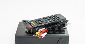 Bez multiroomu. Jak podłączyć dwa telewizory do jednego dekodera?