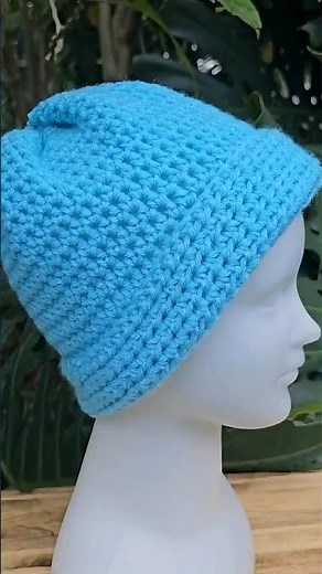 This Cozy Crochet Beanie Is Everywhere Right Now ❄️🧶