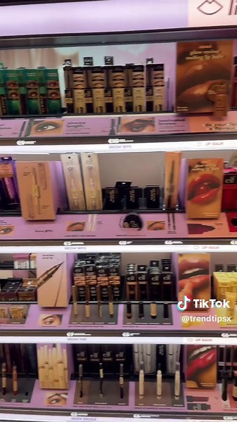 20 procent korting op het hele @e.l.f. Cosmetics assortiment!😍||@Kruidvat_nl #kruidvat #blackfriday #elf #fyp NO AD*