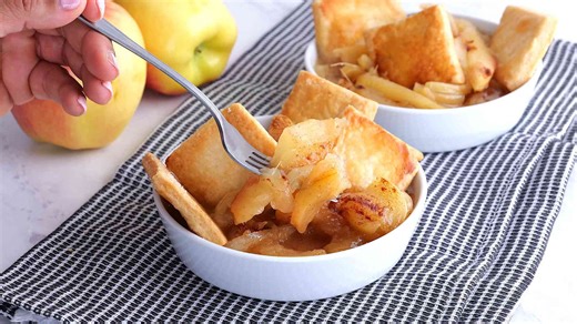 Home Cook Reveals Simple Trick to Recreate Cracker Barrel's Famous Apple Cobbler