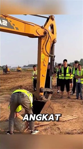 OPERATOR EXCAVATOR PRO VS PEMULA⁉️