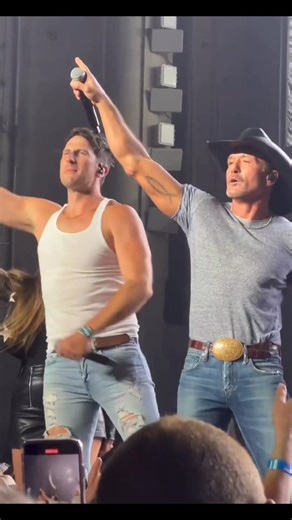 20 reactions | On this day in 1995, Tim McGraw was #1 on the Country...