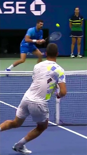 Djokovic showing why he's one of the GOATS! 🐐