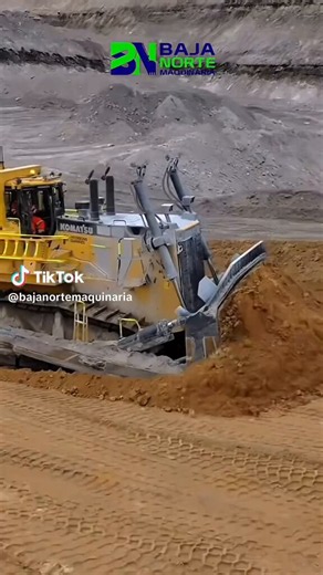 11º Superdozer D575A-3SD, de Komatsu Ltd. (11,71 m)La Superdozer D575A-3SD es máquina buldócer de 152 toneladas fabricada por Komatsu. Es la más “pequeña” de la lista, pero mide 11 metros de largo, 7 metros de ancho y 5 metros de alto.