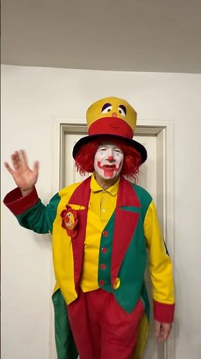 Warum ist ein Clown lustig? 🤡 |Witz 40/365 😂 #witz #short #clownsbrothers #clown