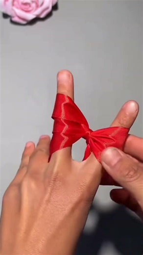Easy ribbon bow with finger tutorial #diy #craft