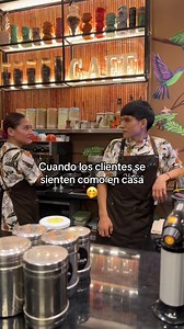 Amiga que se ríe así: momentos en Aloha Café